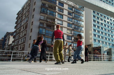 DANÇA NA RÚA-TUTU DANÇA