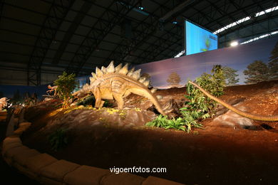 DINOSAUR EXTINCTION - MODELS. UNIVERSAL EXHIBITION - GOBISSAUROS - DINOSAURS OF THE GOBI DESERT. EXTINCTION