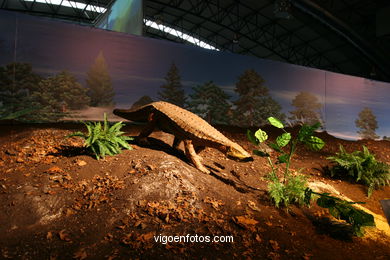 DINOSAUR EXTINCTION - MODELS. UNIVERSAL EXHIBITION - GOBISSAUROS - DINOSAURS OF THE GOBI DESERT. EXTINCTION