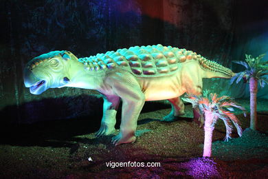 DINOSAUR FOSSIL - SKULLS AND BONES. UNIVERSAL EXHIBITION - GOBISSAUROS - DINOSAURS OF THE GOBI DESERT. EXTINCTION