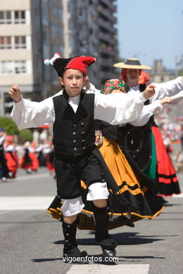 DÍA DA MUIÑEIRA 2006 - MUÑEIRAS Y TRAJES TÍPICOS GALLEGOS