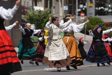 DÍA DA MUIÑEIRA 2006 - MUÑEIRAS Y TRAJES TÍPICOS GALLEGOS