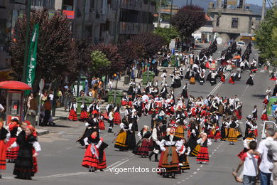 DÍA DA MUIÑEIRA 2006 - MUÑEIRAS Y TRAJES TÍPICOS GALLEGOS