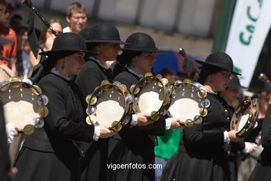 DÍA DA MUIÑEIRA 2006 - MUÑEIRAS Y TRAJES TÍPICOS GALLEGOS