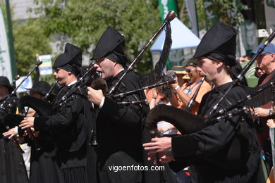 DÍA DA MUIÑEIRA 2006 - MUÑEIRAS Y TRAJES TÍPICOS GALLEGOS