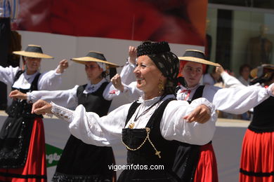 DÍA DA MUIÑEIRA 2006 - MUÑEIRAS Y TRAJES TÍPICOS GALLEGOS