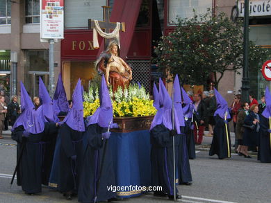 PROCESIONES DE SEMANA SANTA 2004 EN VIGO