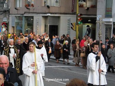 PROCISSÕES DE SEMANA SANTA 2004 EM VIGO