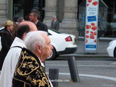 PROCESIONES DE SEMANA SANTA 2004 EN VIGO