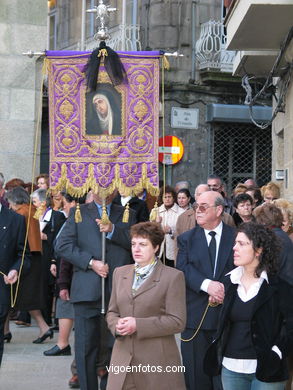 PROCESIONES DE SEMANA SANTA 2004 EN VIGO