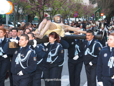 PROCESIONES DE SEMANA SANTA 2004 EN VIGO