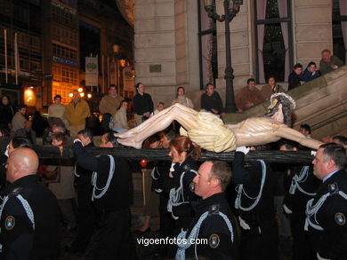 PROCESIONES DE SEMANA SANTA 2004 EN VIGO