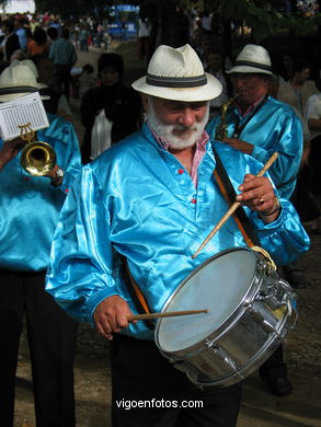 FIESTA DEL PULPO EN EL MONTE DE LOS POZOS (VALLADARES) - 2004