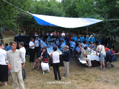 FIESTA DEL PULPO EN EL MONTE DE LOS POZOS (VALLADARES) - 2004