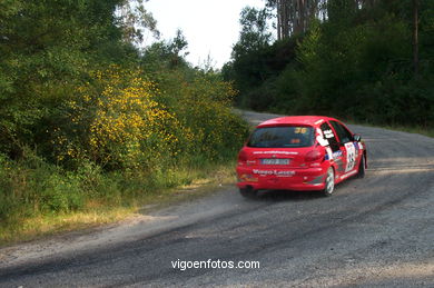 CARROS DE RALLYE RIAS BAIXAS 2002