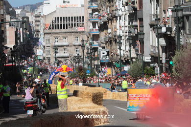 RED BULL AUTOS LOCOS. VIGO 2010. CARRILANAS