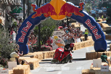 RED BULL AUTOS LOCOS. VIGO 2010. CARRILANAS