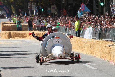 RED BULL AUTOS LOCOS. VIGO 2010. CARRILANAS