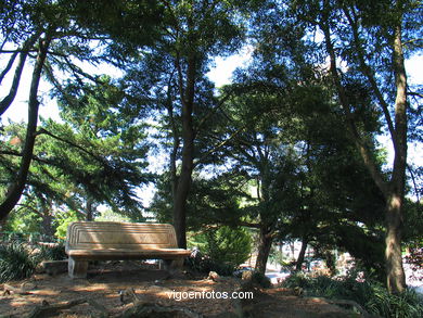 BOSQUE E JARDINS DO PARQUE DO CASTRO