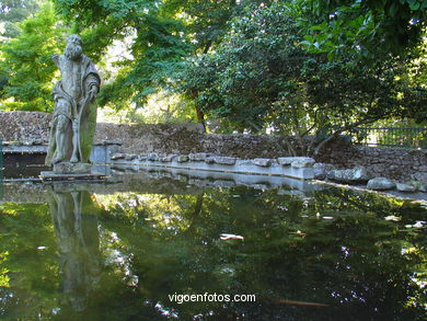 JARDINES POSTERIORES DE QUIÑONES DE LEÓN