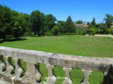 JARDINES POSTERIORES DE QUIÑONES DE LEÓN