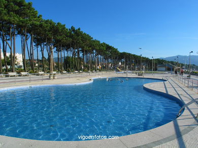 PISCINAS Y TOBOGÁN DE AGUA DE LA PLAYA DE SAMIL