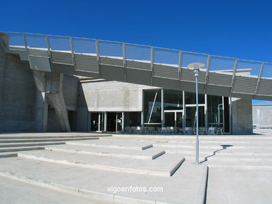 ZONA COMERCIAL E TEATRO