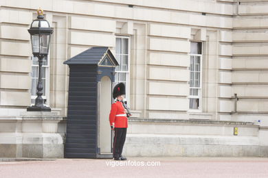 Mudo de Guarda (Buckingham Palace) . 