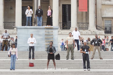 Dana e Actuaes em Trafalgar Square . 