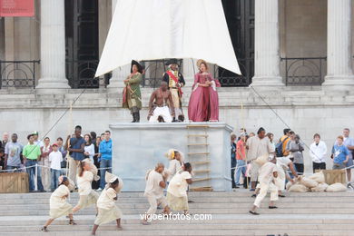 Dana e Actuaes em Trafalgar Square . 