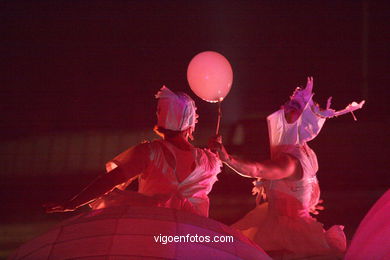 Danza y Actuaciones en Trafalgar Square. 