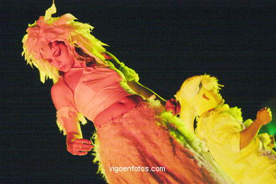 Danza y Actuaciones en Trafalgar Square. 