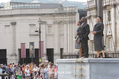 Dana e Actuaes em Trafalgar Square . 