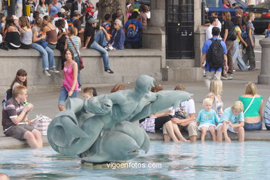 Tanz und Vorfhrungen auf dem Trafalgar Square. 