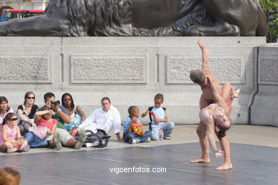 Tanz und Vorfhrungen auf dem Trafalgar Square. 