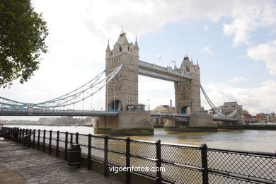 Puente de Londres: Tower Bridge. 