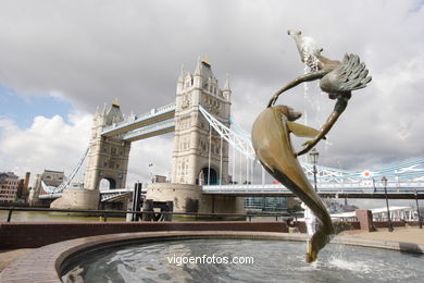 Tower Bridge. 