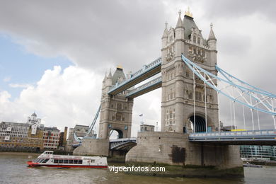 Puente de Londres: Tower Bridge. 