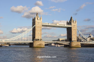 Puente de Londres: Tower Bridge. 