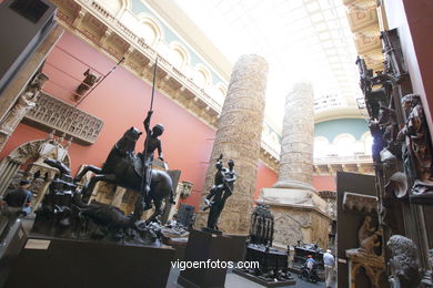 Museo de Arte y Diseo (Victoria and Albert Museum). 