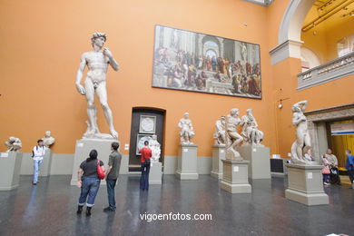 Museo de Arte y Diseo (Victoria and Albert Museum). 