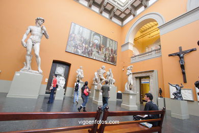 Museo de Arte y Diseo (Victoria and Albert Museum). 