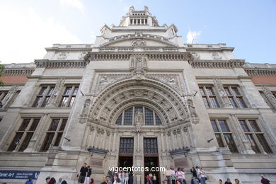 Museu de Arte e Desenho (Vitria and Albert Museum) . 