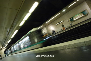 CALLES DE PARÍS, FRANCIA - VISTAS PANORÁMICAS - IMÁGENES DE VIAJES