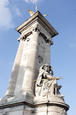 CITY OF PARIS - STREETS - PARIS, FRANCE - IMAGES - PICS & TRAVELS - INFO