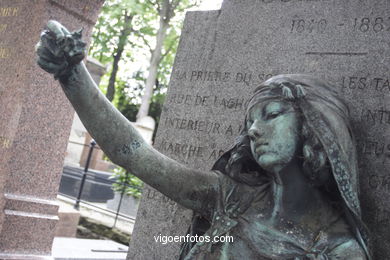 CEMENTERIO DE MONTMARTRE - PARÍS, FRANCIA -  IMÁGENES DE VIAJES