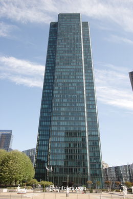 RASCACIELOS - LA DÉFENSE - PARÍS, FRANCIA - IMÁGENES DE VIAJES