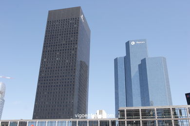 SKYSCRAPERS - LA DÉFENSE - PARIS, FRANCE - IMAGES - PICS & TRAVELS - INFO