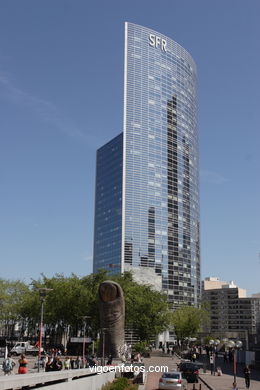 RASCACIELOS - LA DÉFENSE - PARÍS, FRANCIA - IMÁGENES DE VIAJES