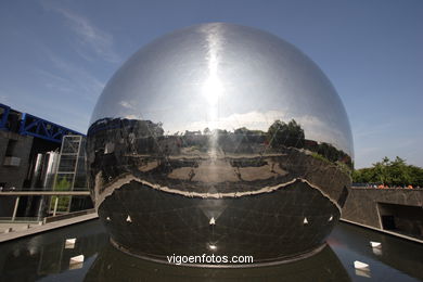 LA VILLETE - PARIS, FRANCE - CITÉ DES SCIENCES  ET DE L'INDUSTRIE - PARIS - IMAGES - PICS & TRAVELS - INFO